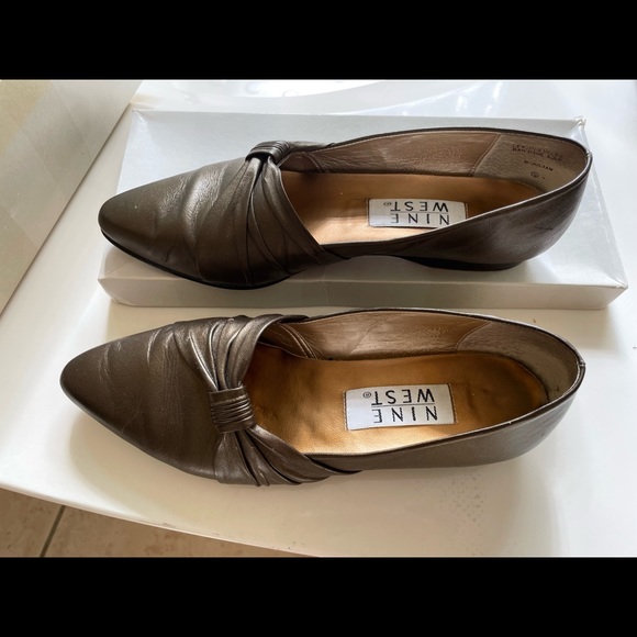 Nine West Bronze Flats size 6.5 - Picture 3 of 3